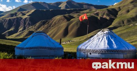 Киргизстанската полиция съобщи че разследва появата на украинско знаме на