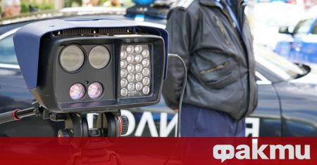 Камерите на Пътна полиция са заснели лек автомобил който се