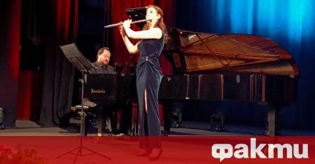 Изтъкнатият флейтист Зейнеп Келешоглу и уважавания пианист Гьокхан Айбулус съчетаха