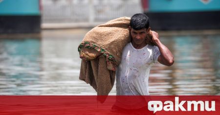Наводнения и свлачища предизвикани от интензивни мусонни дъждове убиха най малко