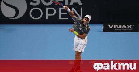 Адриан Андреев постигна първата си победа над тенисист от Топ