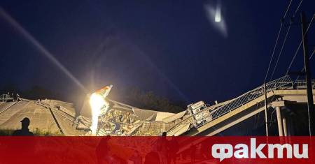 Мостът на магистралата по време на движението на влака Климов Москва