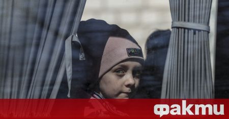 Около 100 000 120 000 украински деца може да останат във