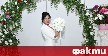 Скромна сватба вдигна певицата и танцьорка Клавдия която се нареди