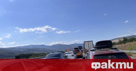 Тежкотоварен автомобил се обърна в пропаст на печално известните Присовски