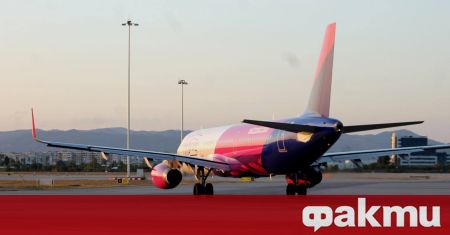 Унгарската нискотарифна авиокомпания Wizz Air оттегли от продажба билети за