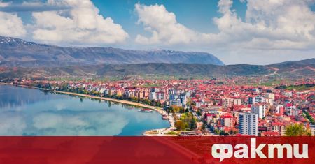 Град Поградец на югозападния бряг на Охридското езеро в югоизточна