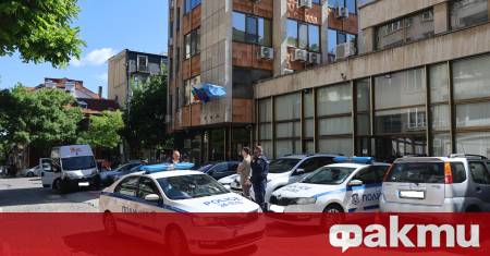 Представители на Областната администрация на София влязоха в сградата на