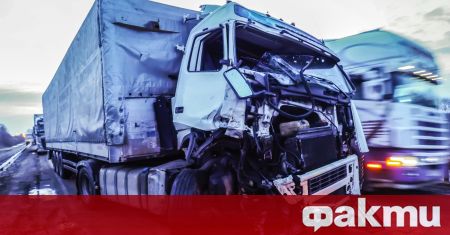 Катастрофа между пътнически автобус и ТИР в Турция отне живота