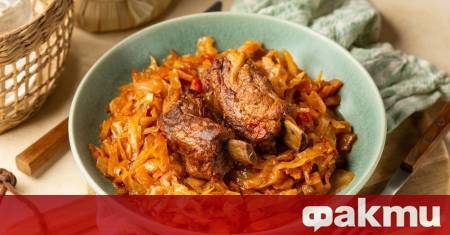 Необходими продукти 1 средно голяма глава прясно зеле около