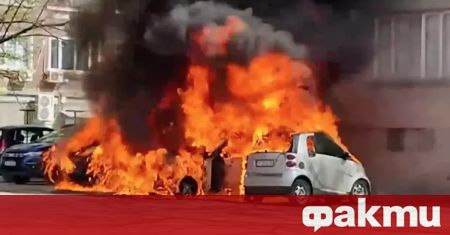 Автомобил се запали близо до училище в Пловдив