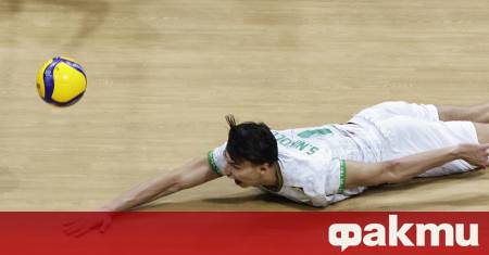 Волейболният отбор на Локомотив Новосибирск с българския национал Симеон Николов