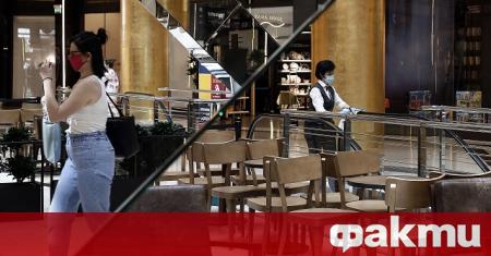 В понеделник в Гърция отварят ресторанти и кафенета Подновяват се