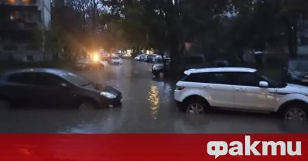 Авария на магистрален водопровод в Пловдив остави стотици жители без