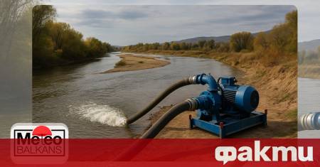 Три помпи пращат допълнително вода от река Струма за квартали