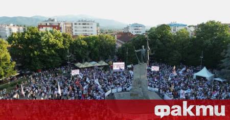Напрежението в Сърбия продължава да ескалира след като хиляди граждани