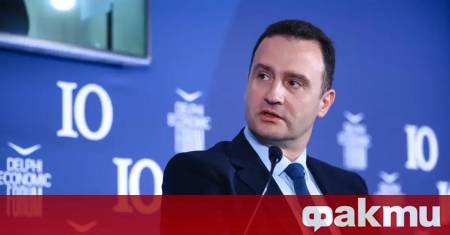 Притеснително е че президентът си играе със страховете на хората