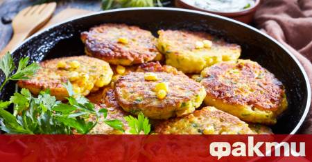 Необходими продукти 3 царевични кочана 3 стръка зелен лук нарязан