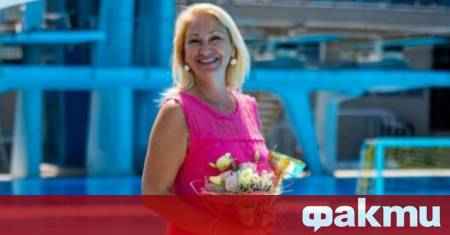 С тъга в сърцата близки колеги и възпитаници се прощават