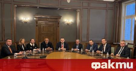 Провела се е среща между парламентарните групи на ГЕРБ СДС водена