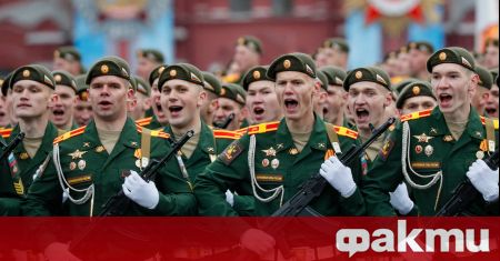 Русия е събрала над 94 000 войници близо до границите