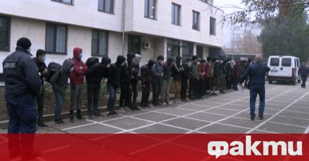 Групата мигранти които късно снощи бяха задържани в град Лясковец