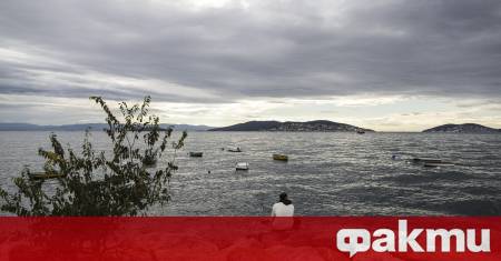 Неблагоприятни метеорологични условия в крайморските райони на Истанбул и в