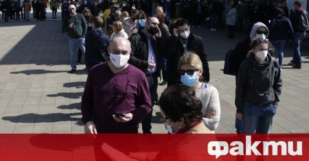 Пред центровете за имунизиране в Белград се извиха опашки на