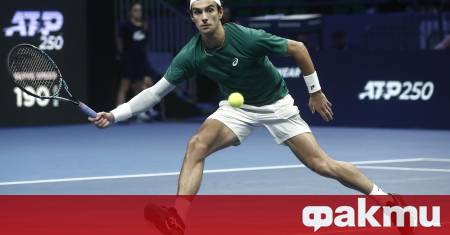 Италианският тенисист Лоренцо Музети си осигури място във финалния сблъсък