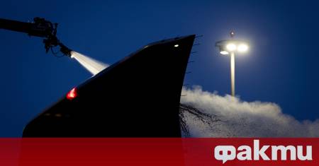 Заледяване на пистите принуди властите да затворят международното летище във