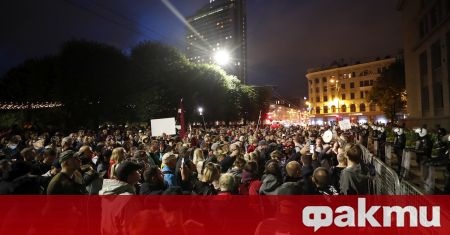 Десетки хиляди граждани на Латвия излязоха на протести срещу плановете