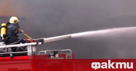 Пожар е избухнал на територията на военния полигон Корен“, съобщиха