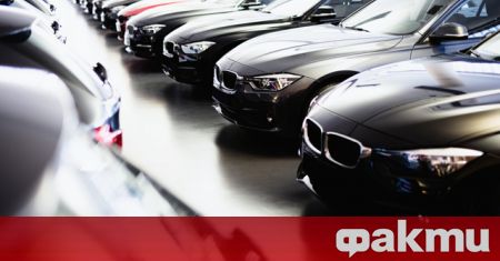 Продажбите на нови автомобили във Великобритания поставиха антирекорд през юли.