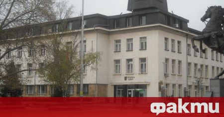 Затварят общината в Ловеч, като работещо остава само едно гише.