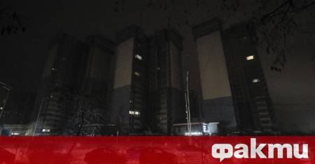 Около 50 жилищни и административни сгради в Киев все още