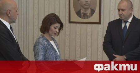 Президентът Румен Радев връчи в 11.00 ч. втория проучвателен мандат
