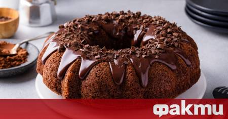 Необходими продукти За шоколадовото тесто 2 яйца 8 супени лъжици захар