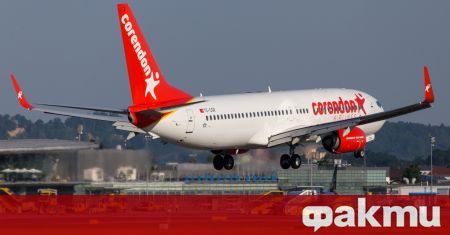 Самолетът на турската авиокомпания Corendon Airlines летящ от Анталия за
