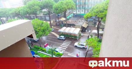 Опасна буря причини значителни имуществени щети в популярния летен курорт