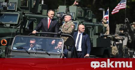 Полша трябва да има своя собствена програма за ядрени оръжия