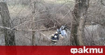 Двама души загинаха а други двама са ранени след като