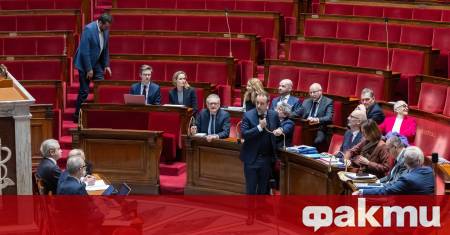 Френското правителство оцеля днес при два вота на недоверие заради