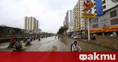 Обилни дъждове предизвикват внезапни наводнения и хаос в големи части
