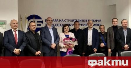 Лидерът на БСП Корнелия Нинова се срещна с представители на