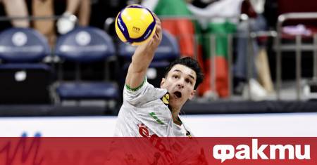 Волейболният тим на Локомотив Новосибирск воден от българския наставник Пламен