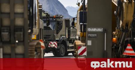 Силни експлозии разтърсиха американската военновъздушна база Кадена разположена на остров