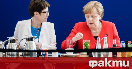 Германия ще бъде солидарна, обеща федералният канцлер Ангела Меркел преди