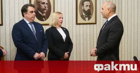 Президентът Румен Радев връчи втория проучвателен мандат на втората по