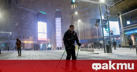 Снежната буря Филомена удари испанската столица Мадрид и блокира хиляди