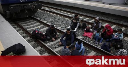 Франция ще приеме 500 малолетни от мигрантския лагер Мория на